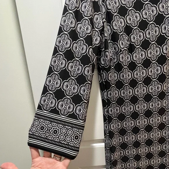 NWOT White House Black Market Dress, Size Medium - Picture 3 of 4